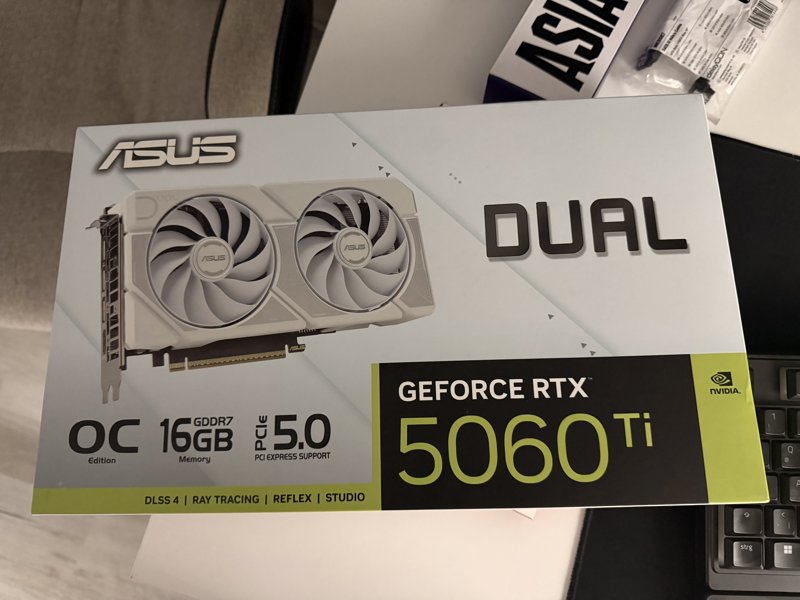 Placă video ASUS RTX 5060 Ti 16GB Ediție Albă Dual - Nouă, Sigilată