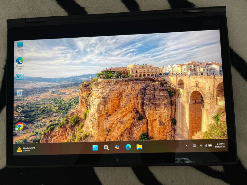 Lenovo X1 Yoga Gen 3 - i5 Gen 8, 16GB RAM, 256GB SSD, Touchscreen 2-in-1 - Image 4