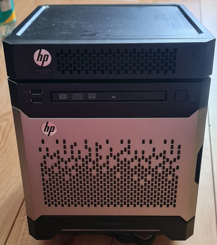 HP MicroServer Gen8 Xeon 16GB ECC + Switch HP PS1810 – HomeLab complet