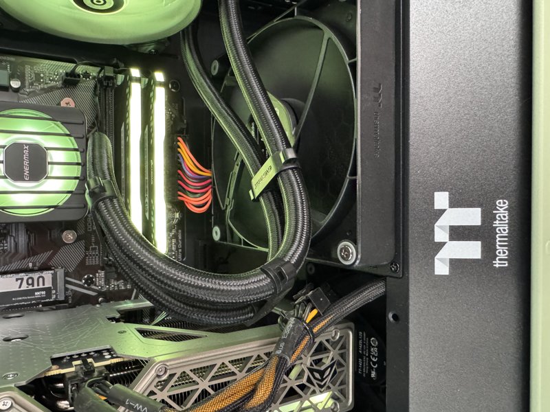 PC GAMING - Thumbnail 2