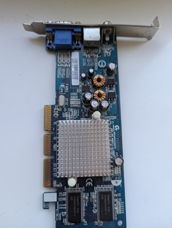 Placa video de colectie! NVIDIA GeForce FX 5200 128MB AGP