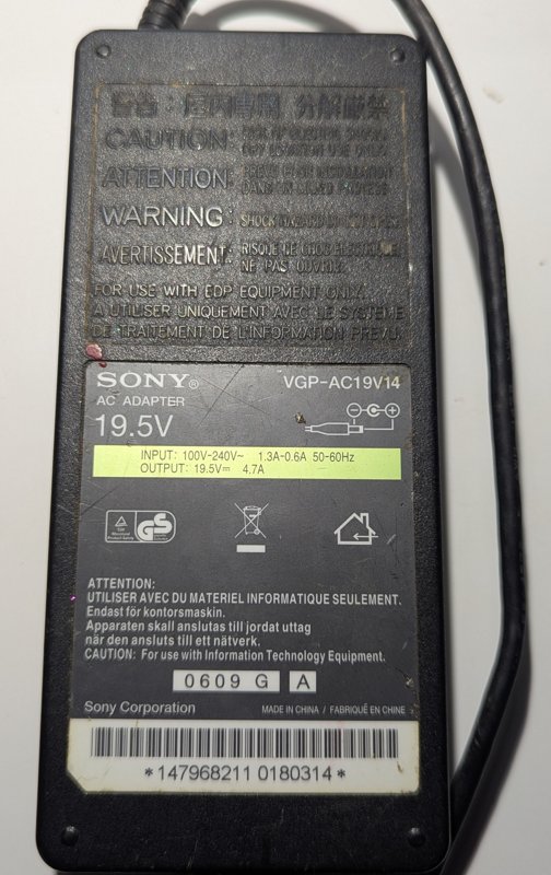 Incarcator Sony Vaio model VGP-AC19V14 19.5V