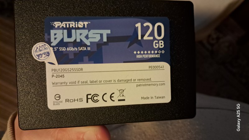 Vând SSD Patriot Burst 120GB