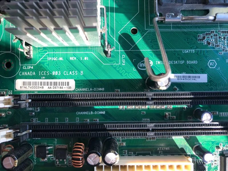 Placa de baza - Intel D945GCNL Socket 775 + Shield - Image 2
