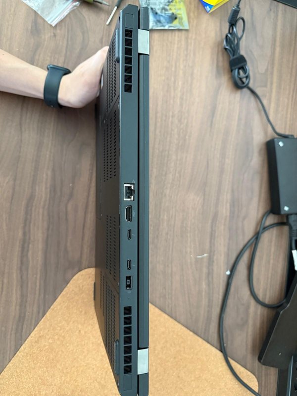 Lenovo P52, intel i7,32GB RAM, 1TB NVME, Nvidia P1000 - Image 5