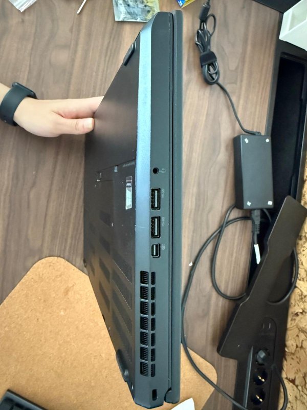 Lenovo P52, intel i7,32GB RAM, 1TB NVME, Nvidia P1000 - Image 4